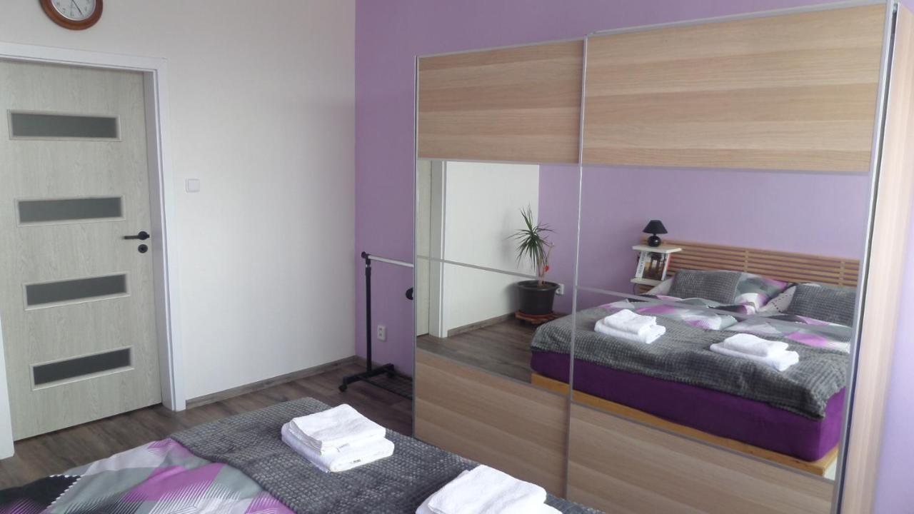 Byt S Jedinecnym Vyhledem Decin Exterior foto
